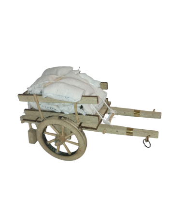 Carro de madera con sacos....