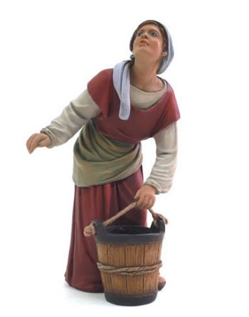 Mujer con cubo de M.Ribes
