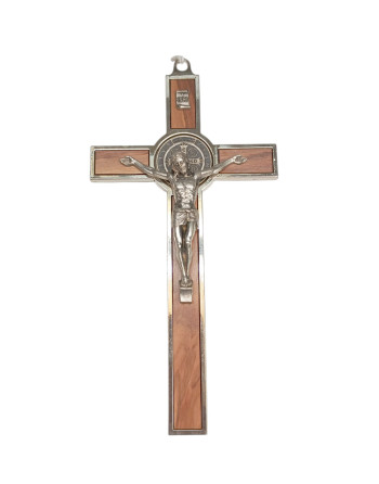 Cruz de San Benito en madera