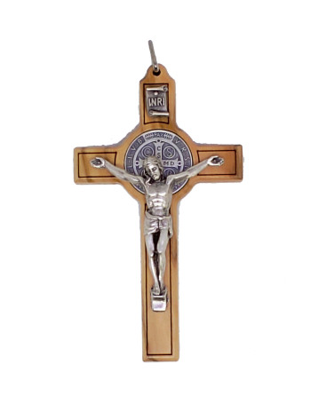Cruz de San Benito en madera.